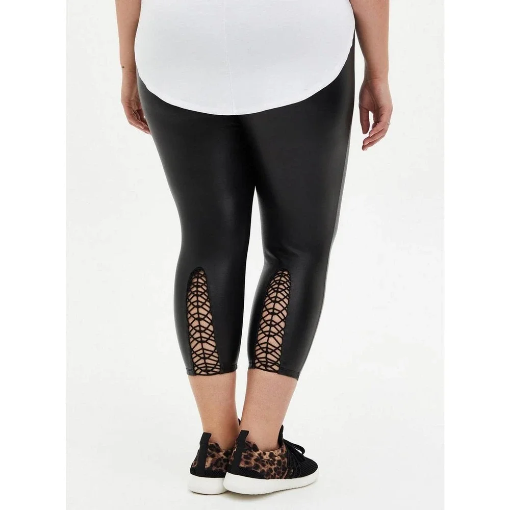 ✨2/$20 Torrid Crop Platinum Legging Coated Ponte Macrame Back Black Size 4 4X - Picture 3 of 11